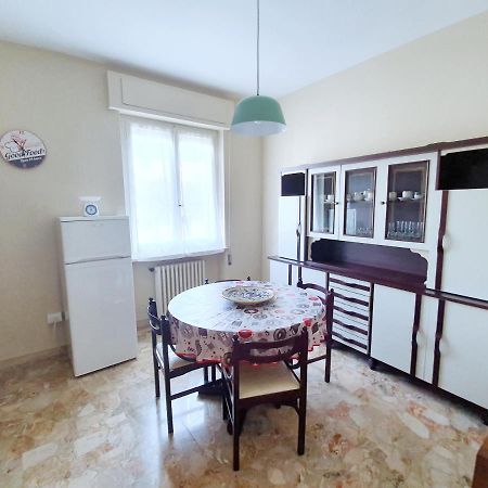 Affittacamere Zona Caserma-Stazione 폴리뇨 외부 사진