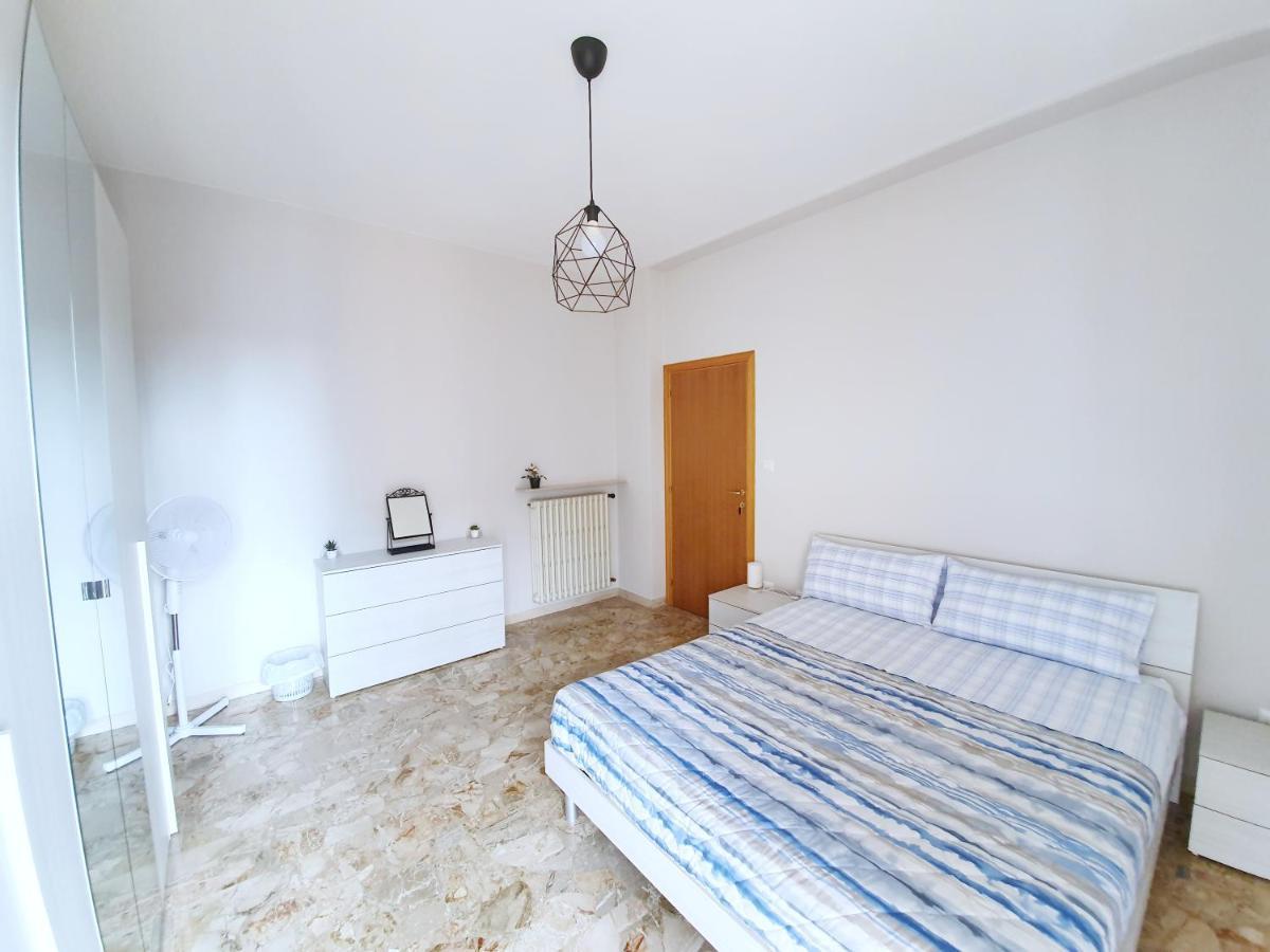 Affittacamere Zona Caserma-Stazione 폴리뇨 외부 사진