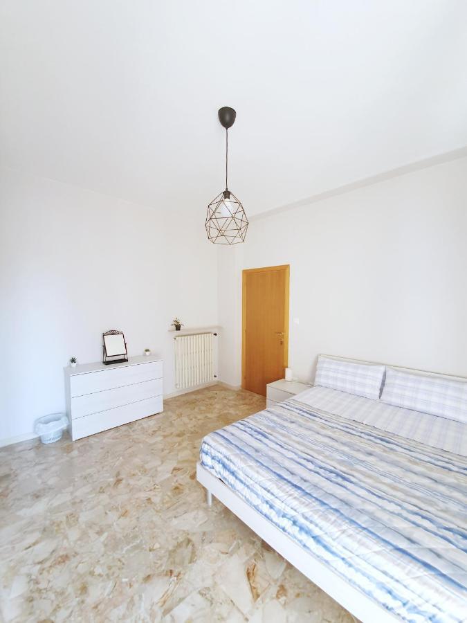 Affittacamere Zona Caserma-Stazione 폴리뇨 외부 사진
