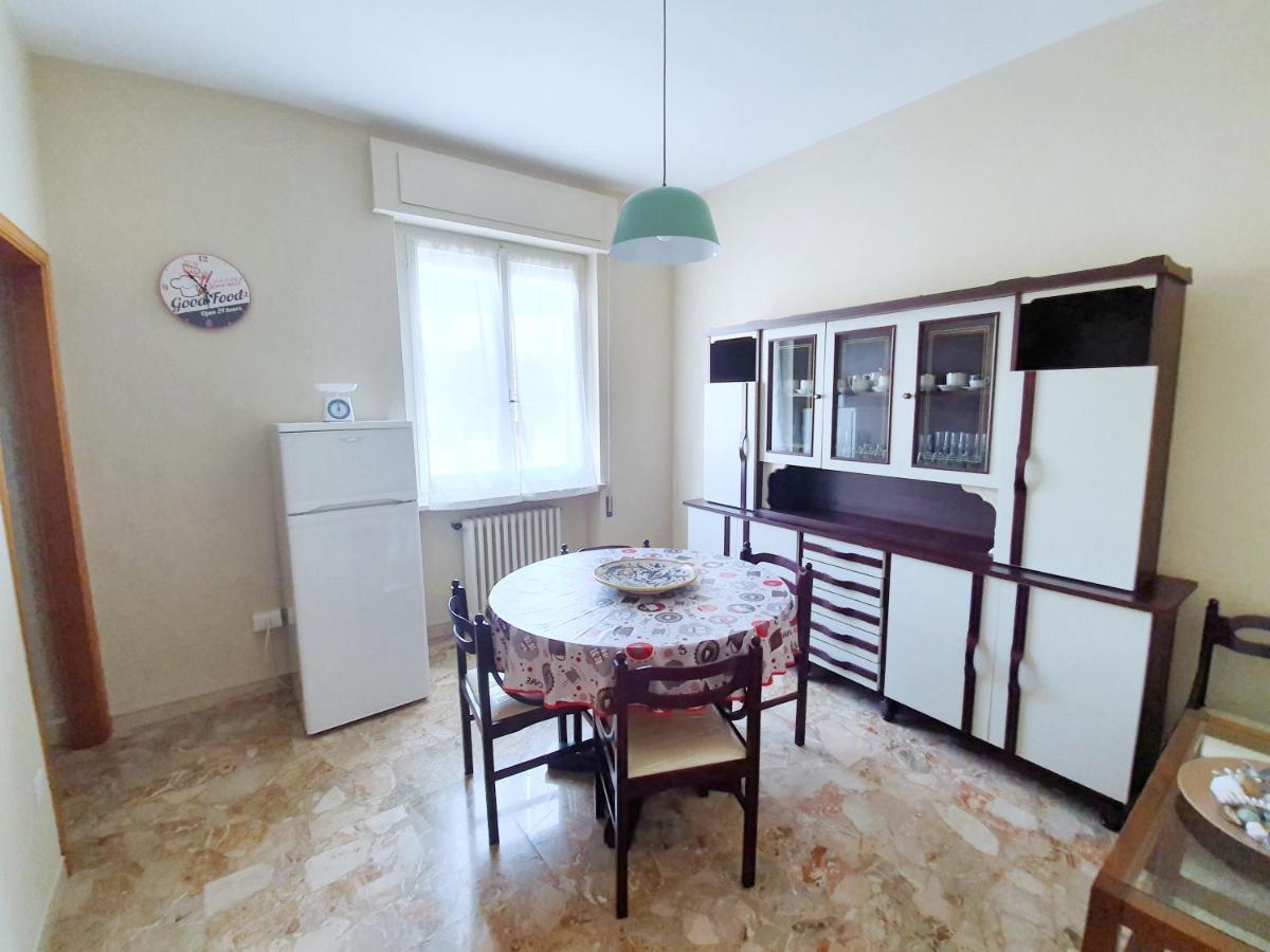 Affittacamere Zona Caserma-Stazione 폴리뇨 외부 사진