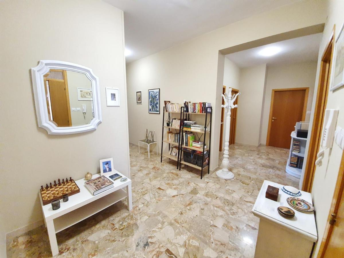 Affittacamere Zona Caserma-Stazione 폴리뇨 외부 사진